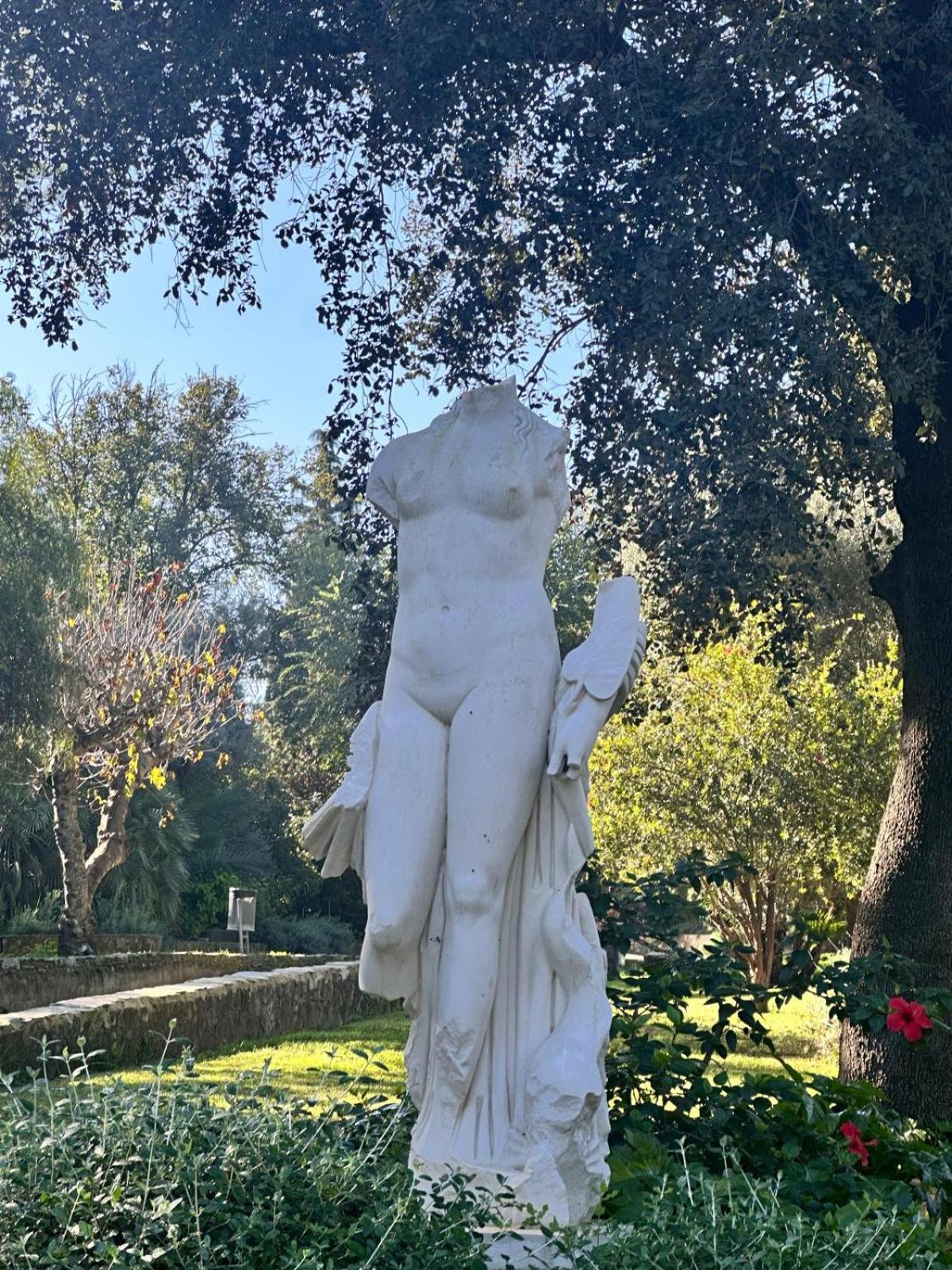 Pisito De La Lola Flores Santiponce Kültér fotó